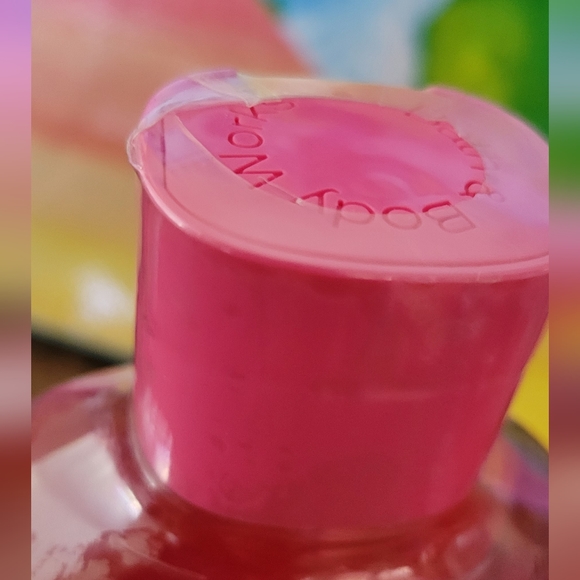Pink Tie Dye + Pink Pineapple Sunrise Shower gels Bath & Body - Picture 2 of 9